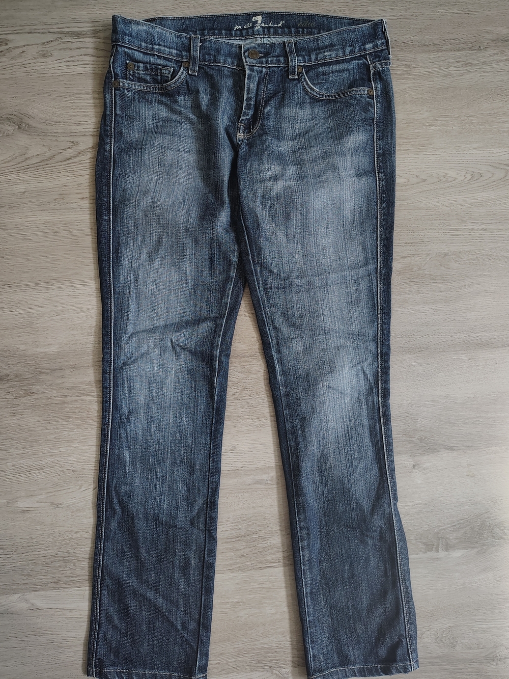 7 For All Mankind Women's Edie Straight Leg Jeans. Size 29 Waist - 32 Inches
